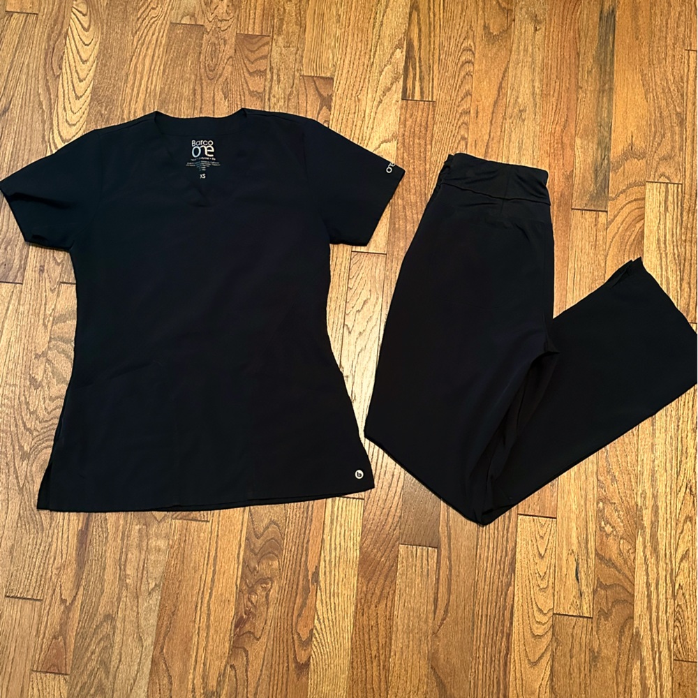 BarcoOne Brand Black Scrub Set XS